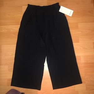 Lululemon noir crop pant